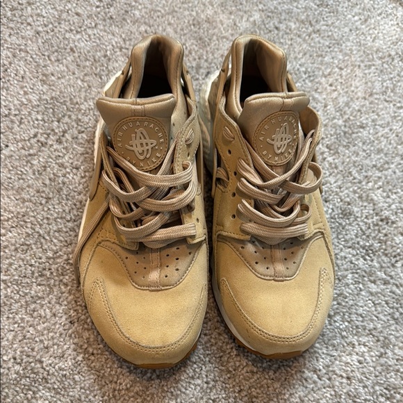 Tan Suede Air Huarache - Picture 1 of 4
